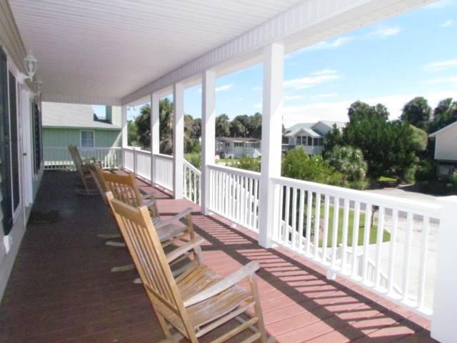 Covered Front Porch facing Pompano